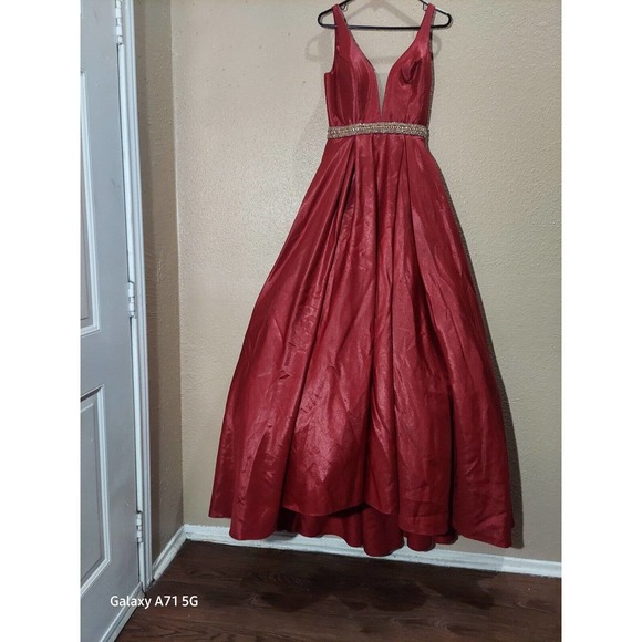 Tiffany designs beaded Maxi Red dress. Size 8 . Cond.is Very Good. - Picture 1 of 3